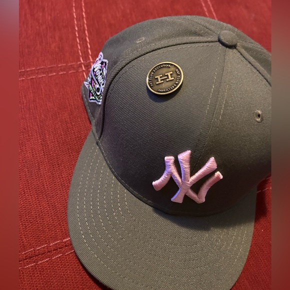 New York Yankee fitted - Picture 3 of 6